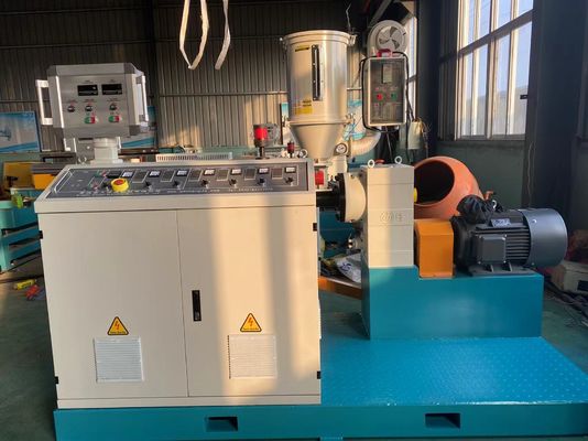 Gwintowanie rur Mała duża średnica Linia do wytłaczania rur HDPE W pełni automatyczna