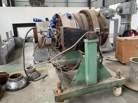 Używana prosta linia do produkcji rur z tworzyw sztucznych do rur HDPE PPR