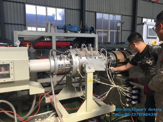 HDPE PE PPR UPVC CPVC Linia do produkcji rur falistych PVC do elektrycznego przewodu kablowego
