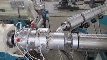 Trójwarstwowa współwytłaczana linia do wytłaczania rur HDPE Wysoka wydajność