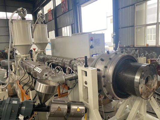 Trójwarstwowa maszyna do wytłaczania współbieżnego HDPE Zaopatrzenie w wodę Maszyna do produkcji linii do wytłaczania rur HDPE