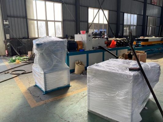 Plastikowa maszyna do rur PVC UPVC Drenaż Przewód elektryczny Przewód gazowy 100-500 kg / H