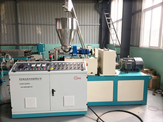 280 kg / H Automatyczna linia do wytłaczania rur PVC Linia do produkcji rur z tworzywa sztucznego PVC